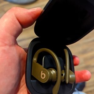 Powerbeats pro olive green